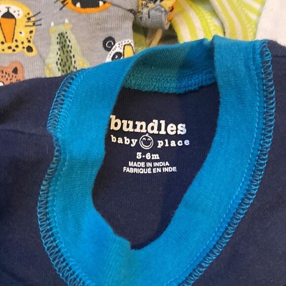 Bundle of bodysuits - Picture 5 of 5